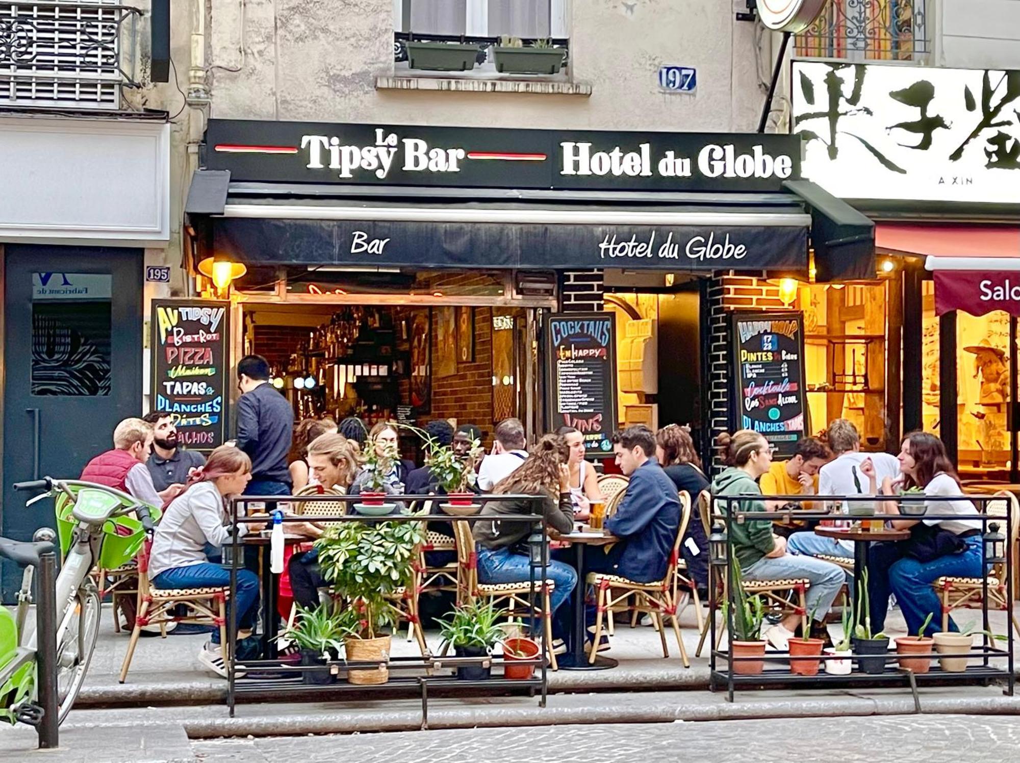 Du Globe Hostel