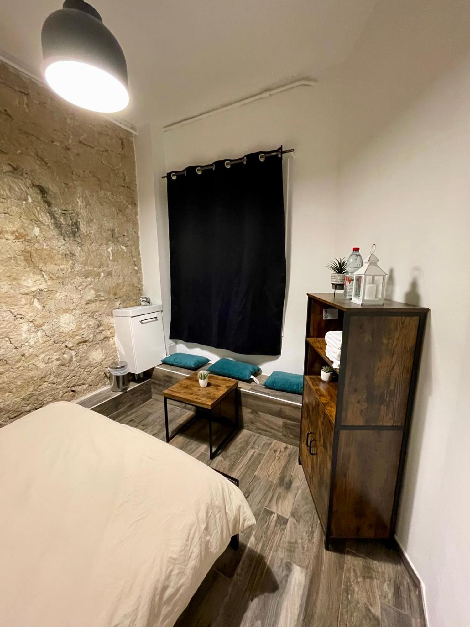 Du Globe Hostel Paris